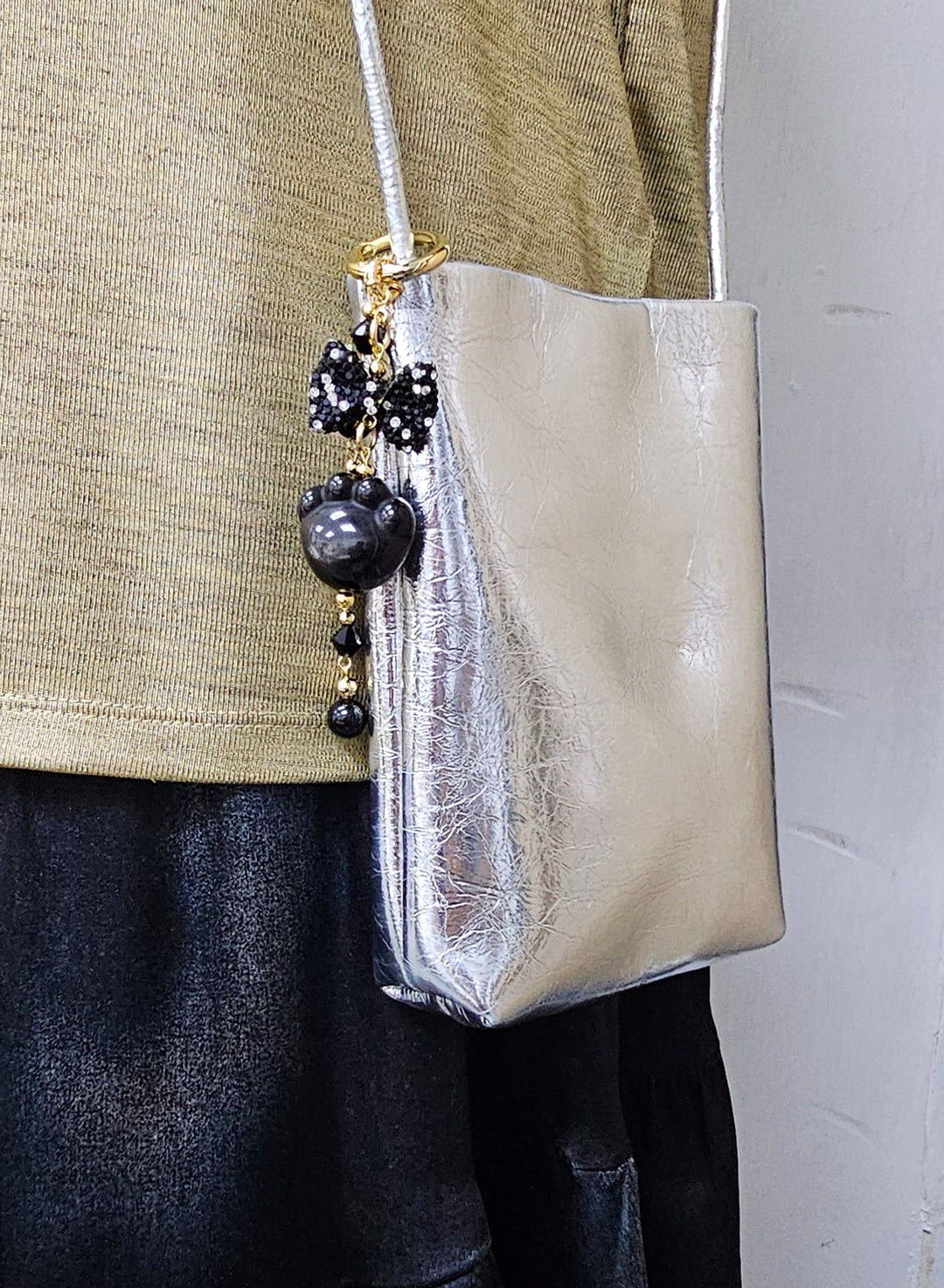 Black Obsidian Cat Paw With Bowknot And Tassel Bag Charm