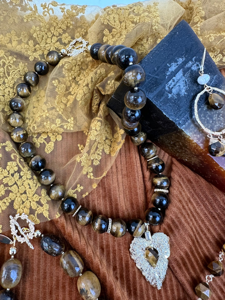Tiger Eye Stone With Leaf Pendant Necklace KN038 - FARRA