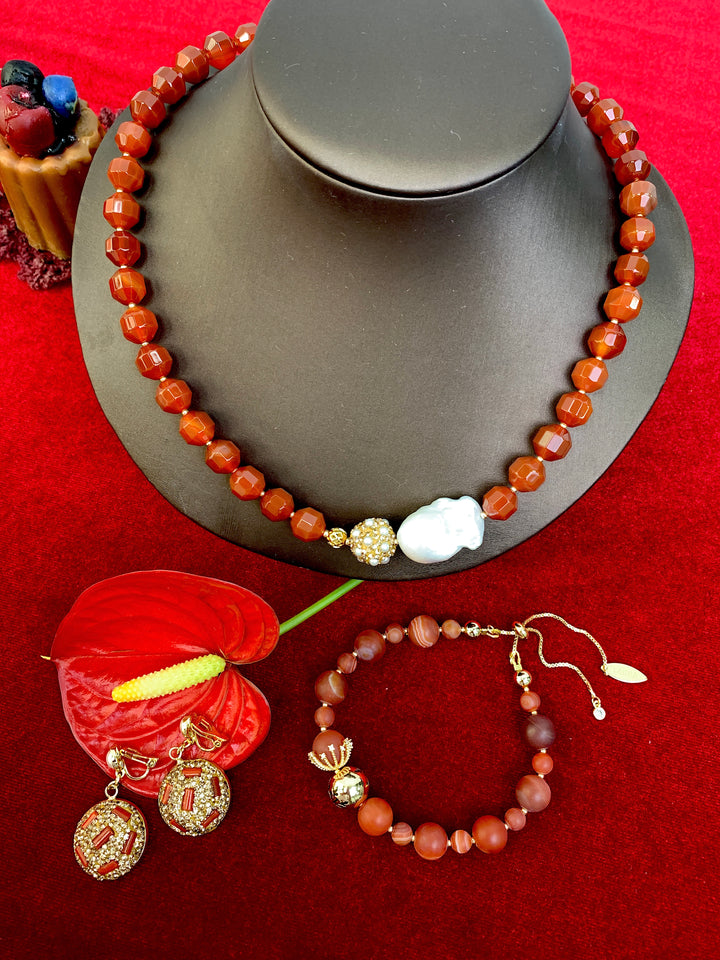 Red Agate With Baroque Pearl Short Necklace HN034 - FARRA