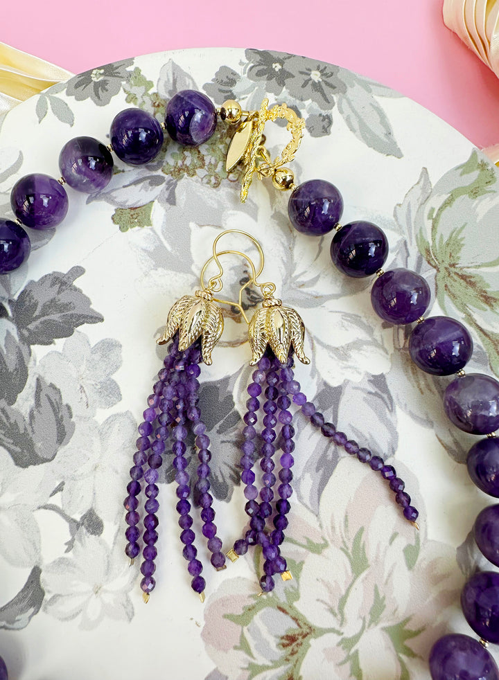 The rich purple hues of the amethyst create a stunning contrast, while the double-strand design adds a touch of glamour. Perfect for any occasion, this necklace effortlessly elevates your style, making a statement that is both timeless and on-trend.