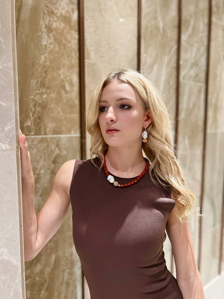 Red Agate With Baroque Pearl Short Necklace HN034 - FARRA