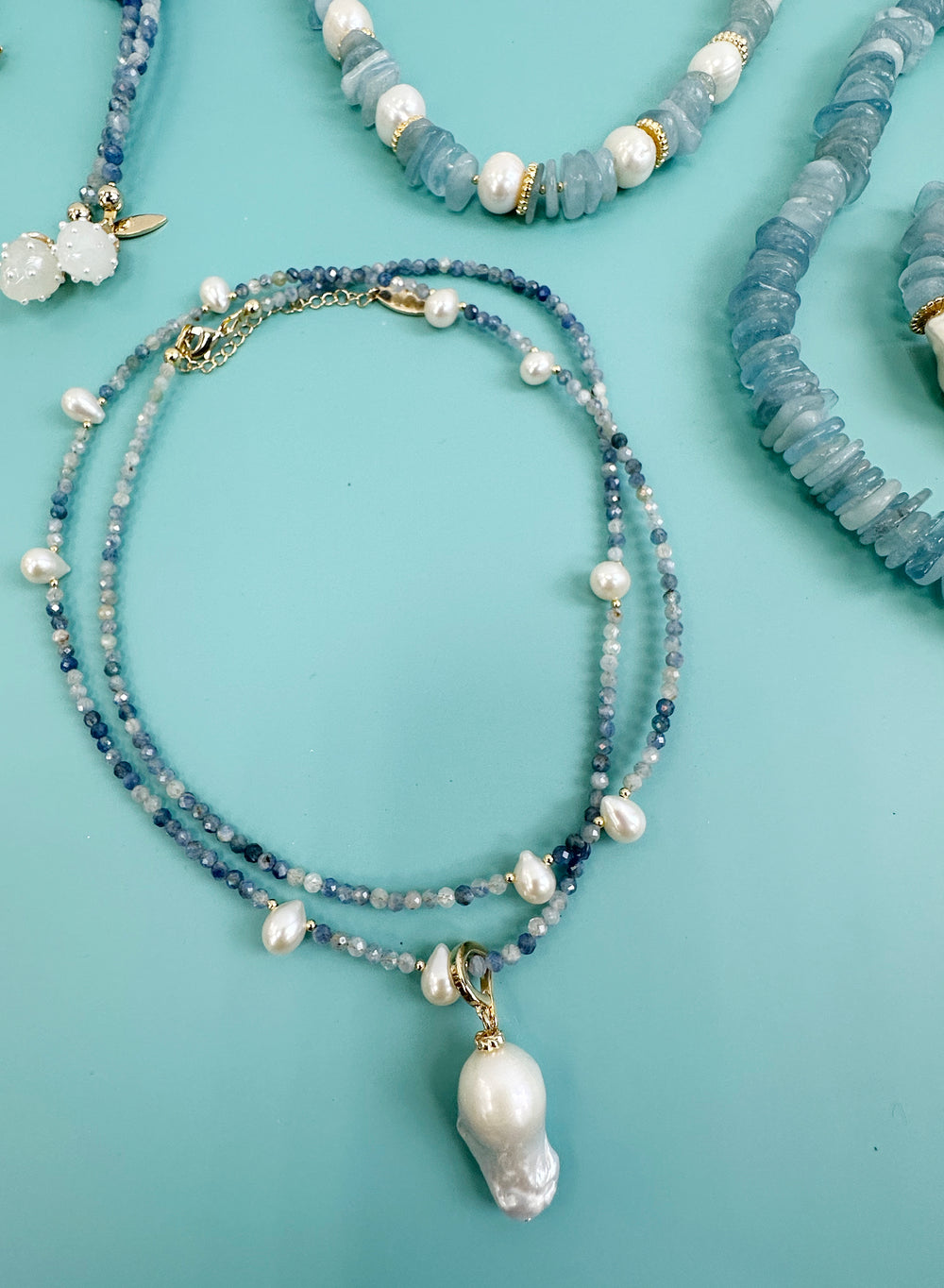 The removable Baroque Pendant adds a touch of versatility, allowing you to effortlessly transition from day to night.