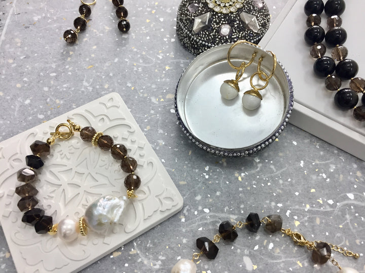 The artisanal craftsmanship ensures each piece is a work of art, making this bracelet a sophisticated addition to any wardrobe.