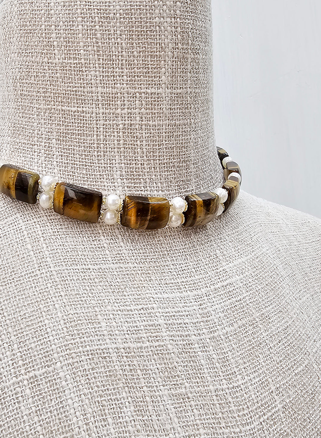 Rectangle Tiger Eye Stone With Freshwater Pearls Choker NN025