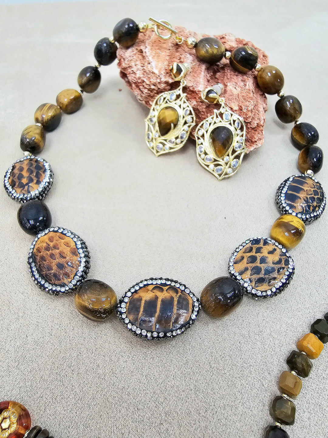 Tiger Eye With Brown Leather Rhinestone Statement Necklace NN028