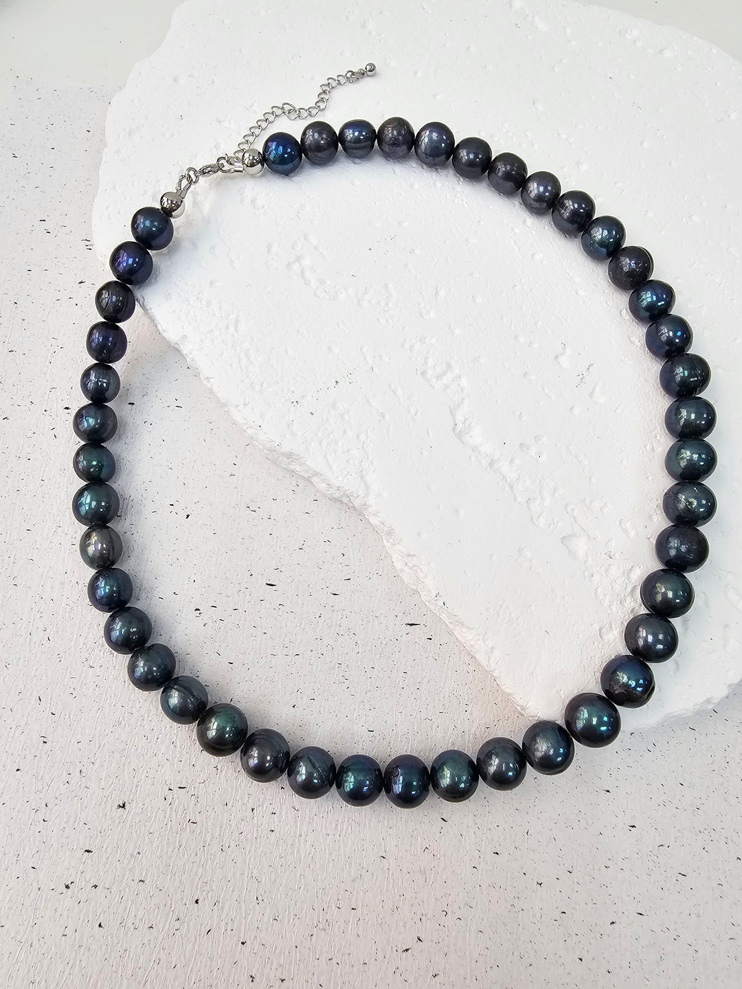 Deep Purple Freshwater Pearls Mens Necklace MEN02