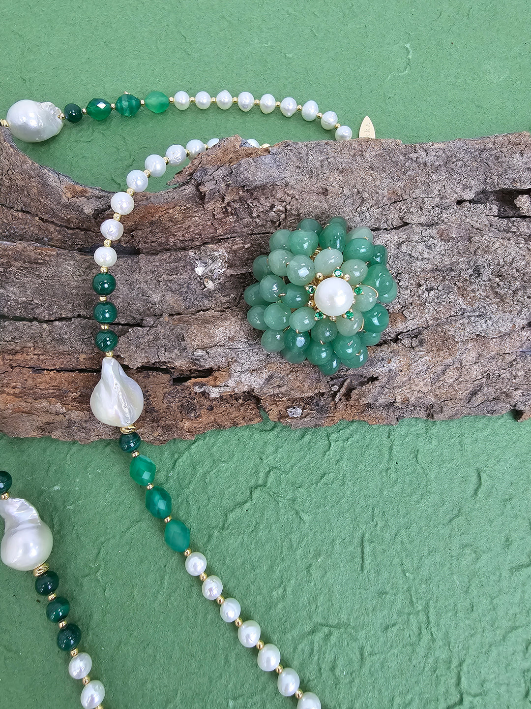 Handcrafted Flower Shaped Aventurine Brooch QP003