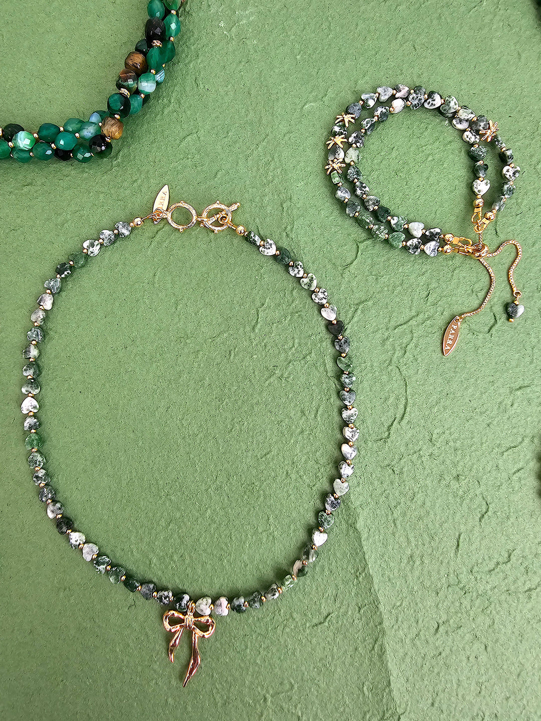 Green Dot Agate With Bowknot Pendant Necklace QN021