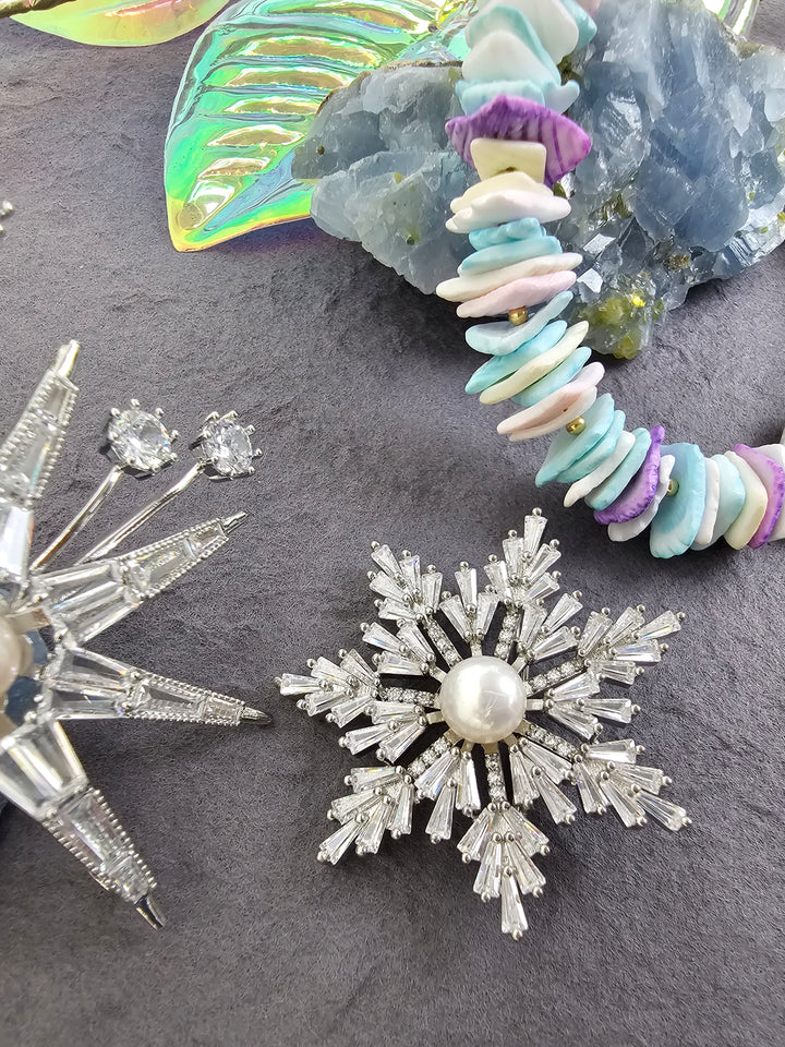 Pearl Setting Snowflake Shaped Brooch QP005