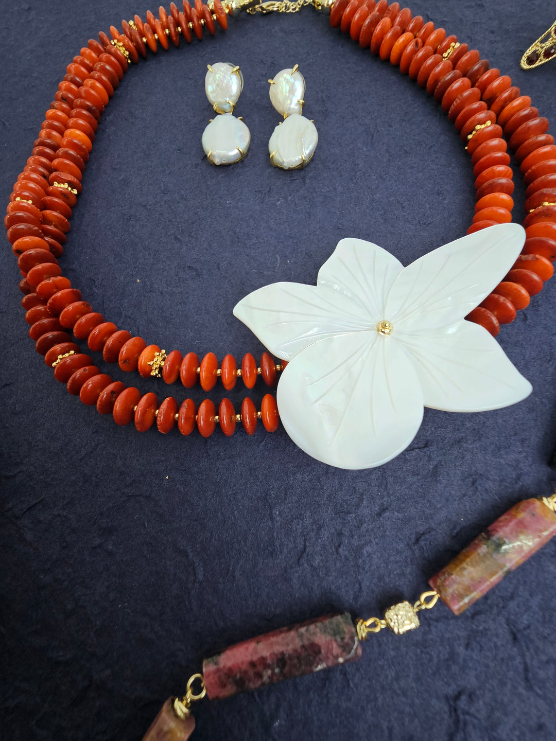 Elegant Red Bamboo Coral With Flower Shell Double Layers Necklace QN036