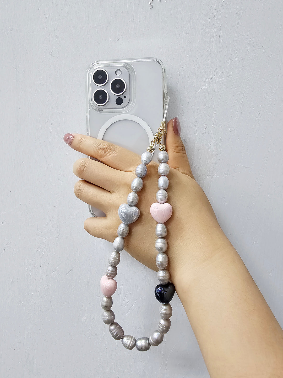 Gray Freshwater Pearls With Pink Ceramic Hearts Phone Strap PC047