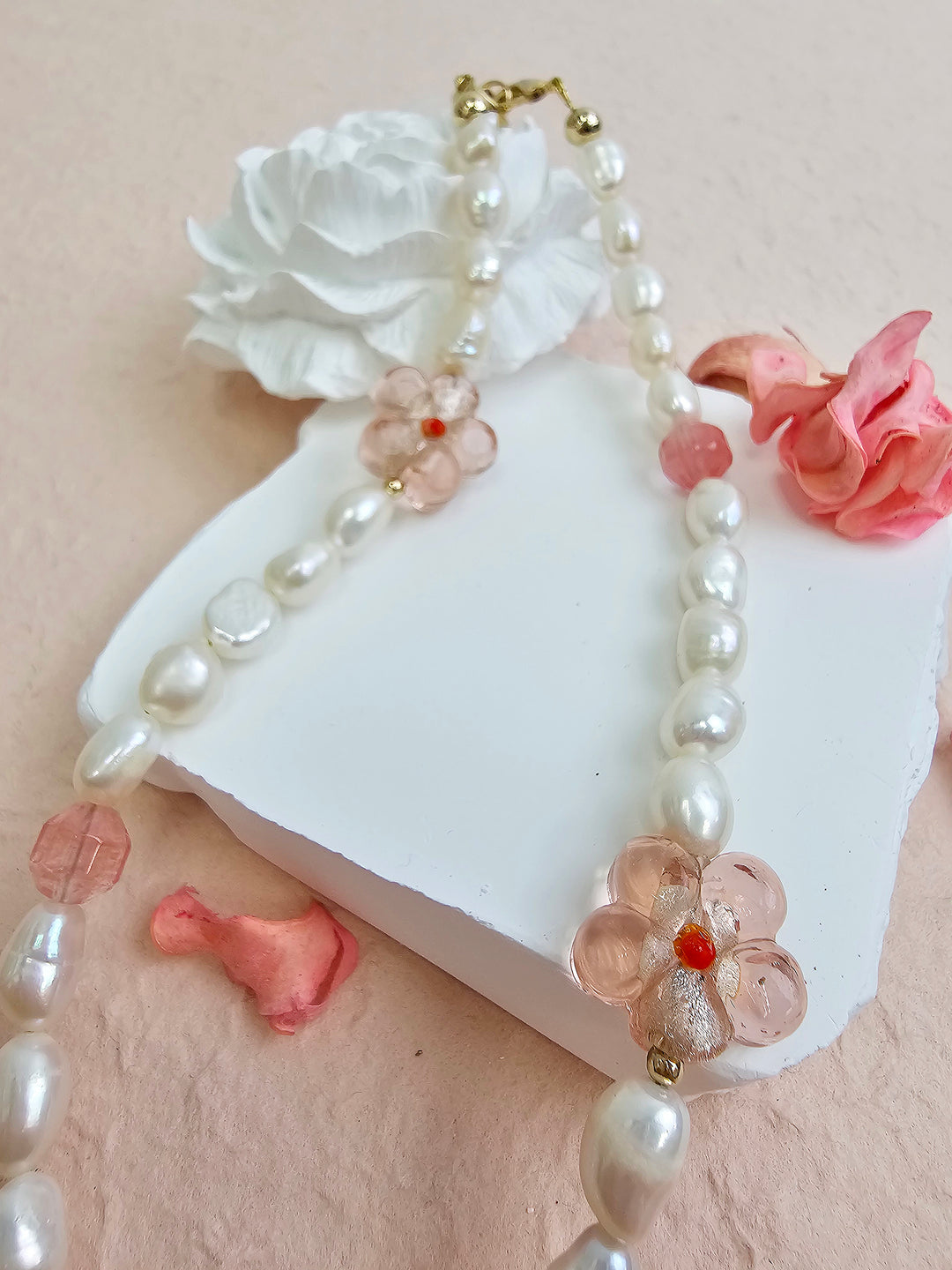 Freshwater Pearls With Pink Flowers Lovely Phone Strap PC052