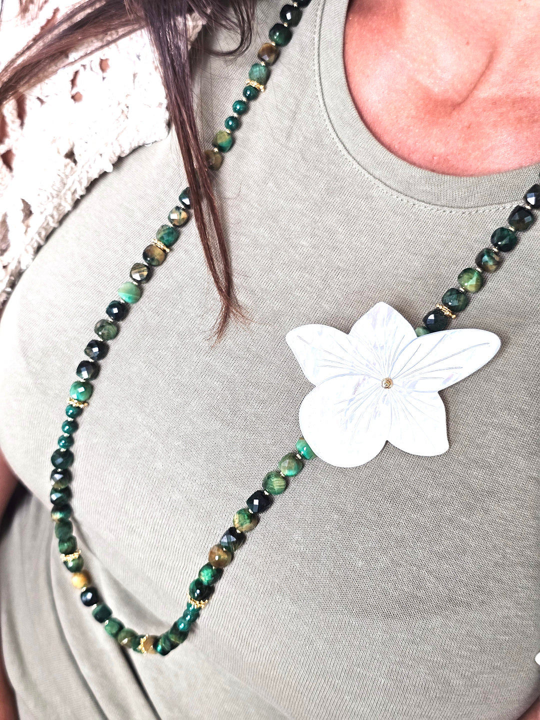 Green Cube Tiger-eye Stone With Giant Flower Shell Long Necklace QN019