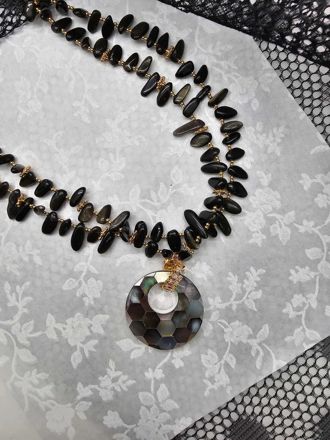 Black Obsidian With Shell Pendant Classical Necklace QN040