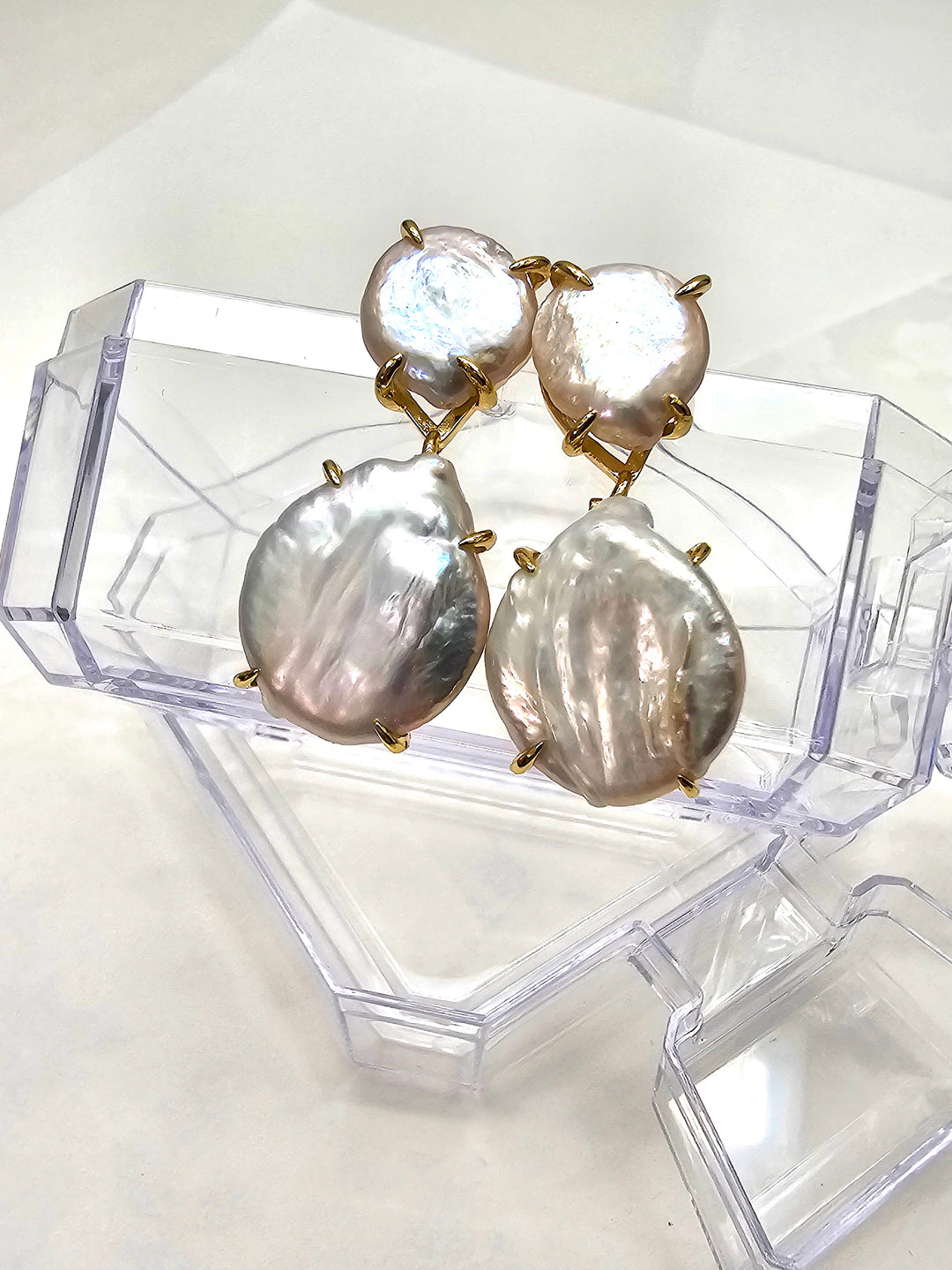 Timeless Coin Shaped Freshwater Pearl Stud Earrings QE020