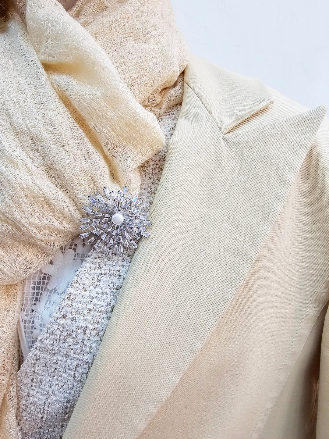Pearl With Zircon Firework Shaped Brooch QP001
