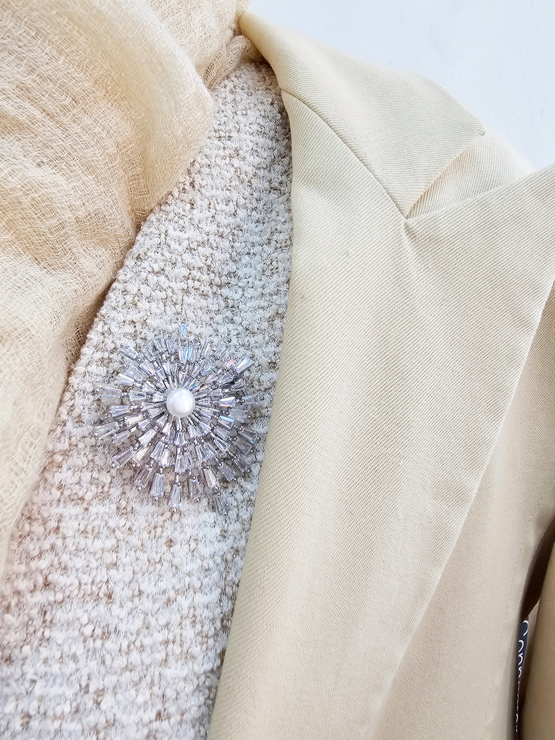 Pearl With Zircon Firework Shaped Brooch QP001