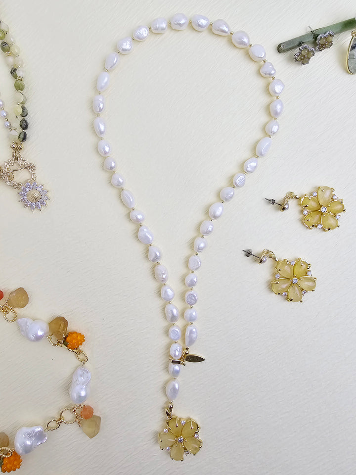 Irregular Freshwater Pearls With Citrine Flower Pendant Lariat Necklace RN011