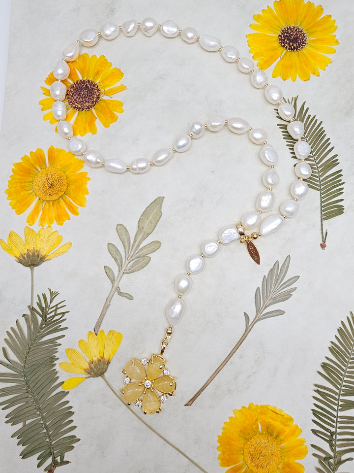 Irregular Freshwater Pearls With Citrine Flower Pendant Lariat Necklace RN011