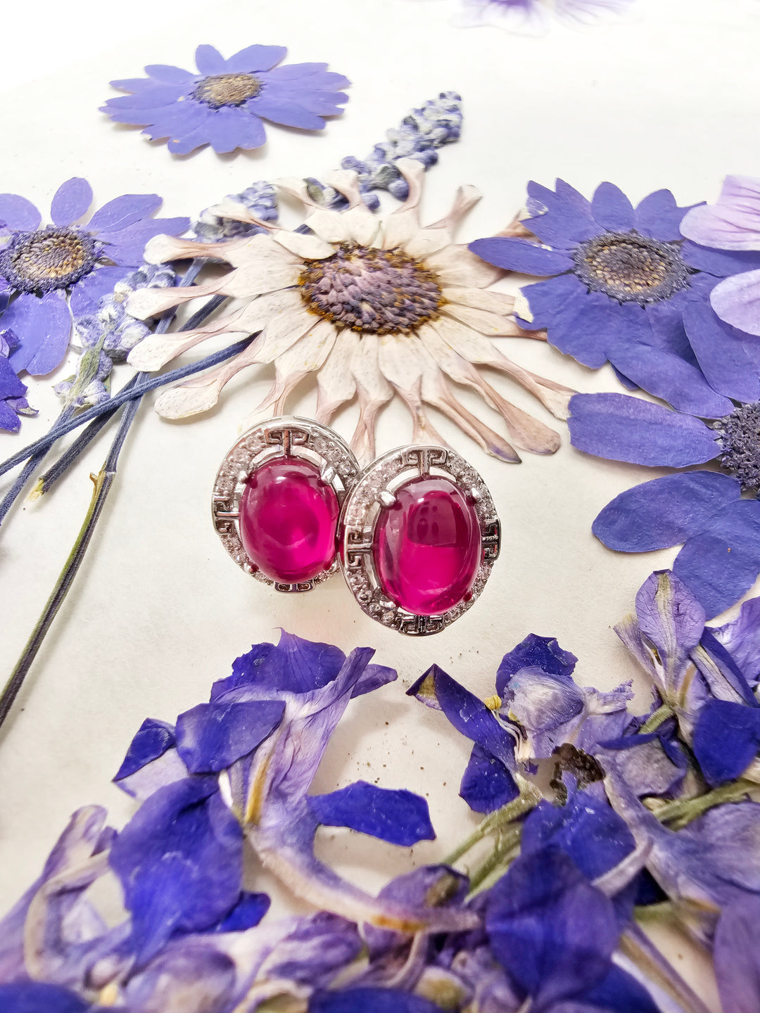 Magenta Agate Oval Shaped Earrings RE022