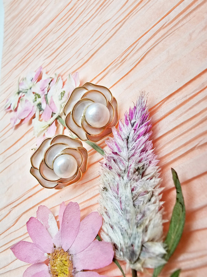 Enamel Flower Stud Earrings With Freshwater Pearl RE021