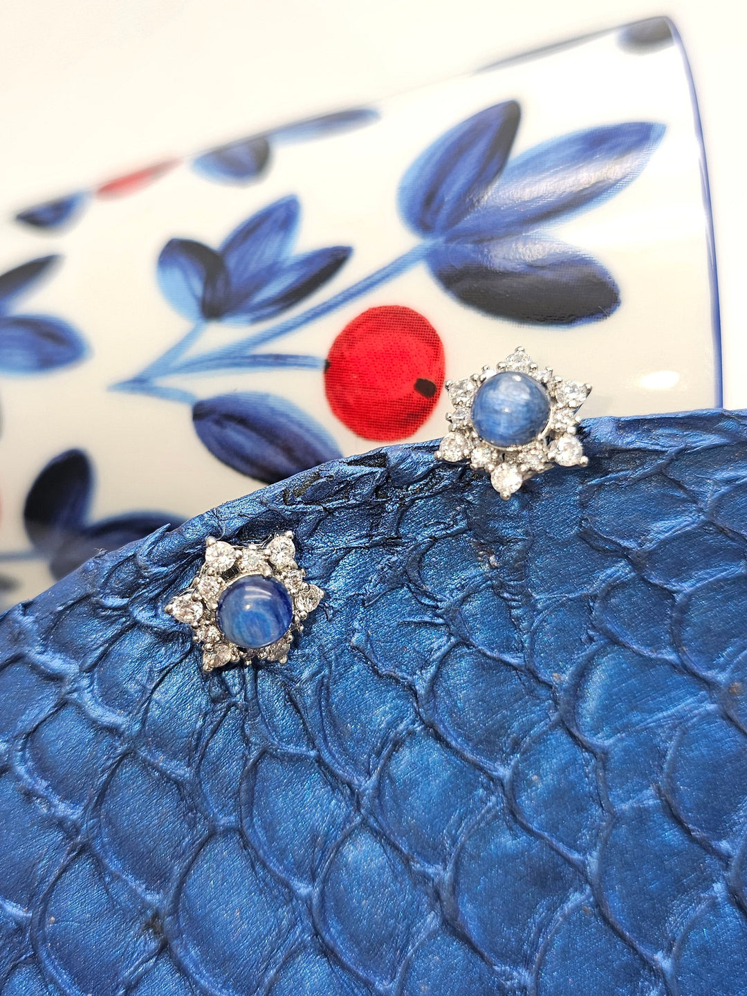 Flower Shaped Kyanite Stone Stud Earrings RE031