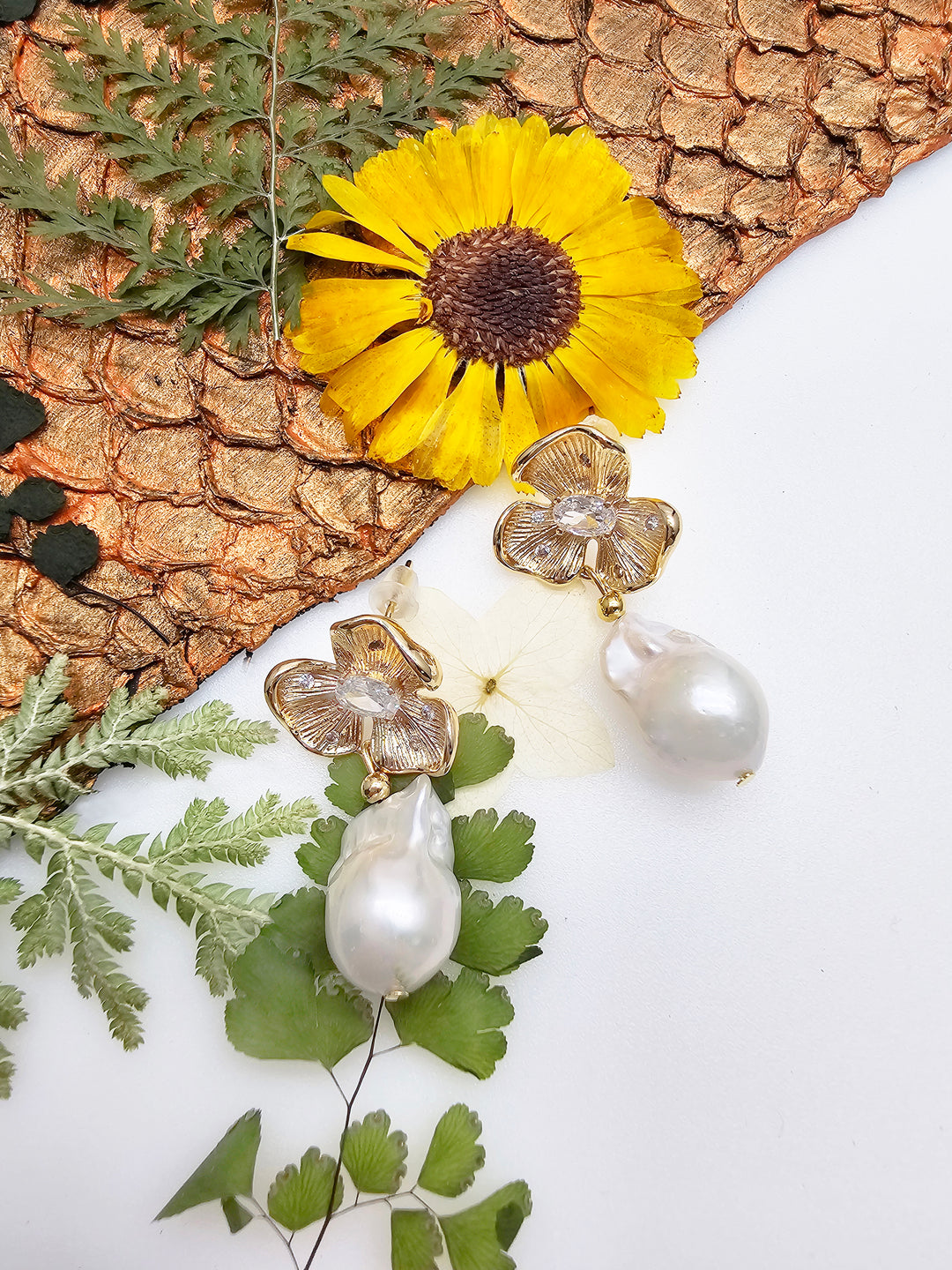 Elegant Baroque Freshwater Pearl Flower Stud Earrings RE008