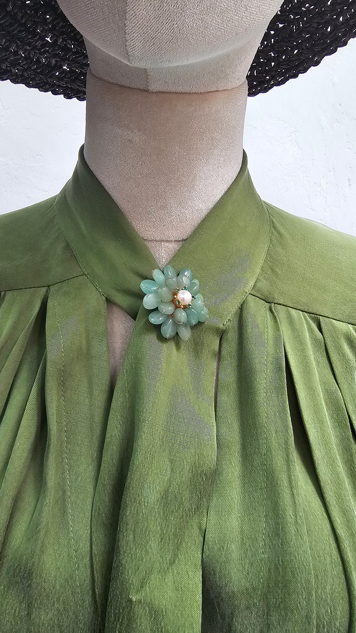 Handcrafted Flower Shaped Aventurine Brooch QP003