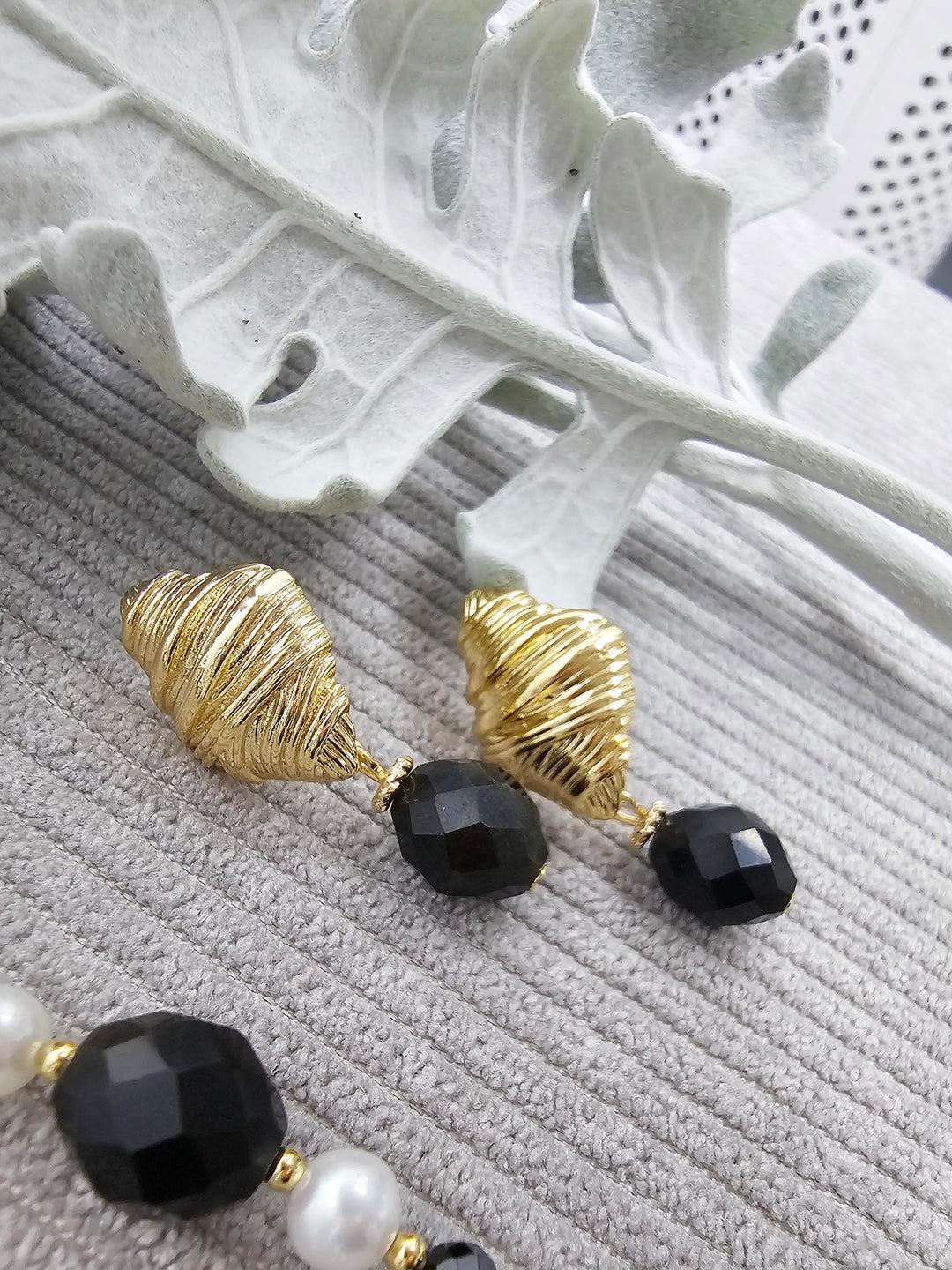 Classic Oval Black Obsidian With Gold Stud Earrings SE030