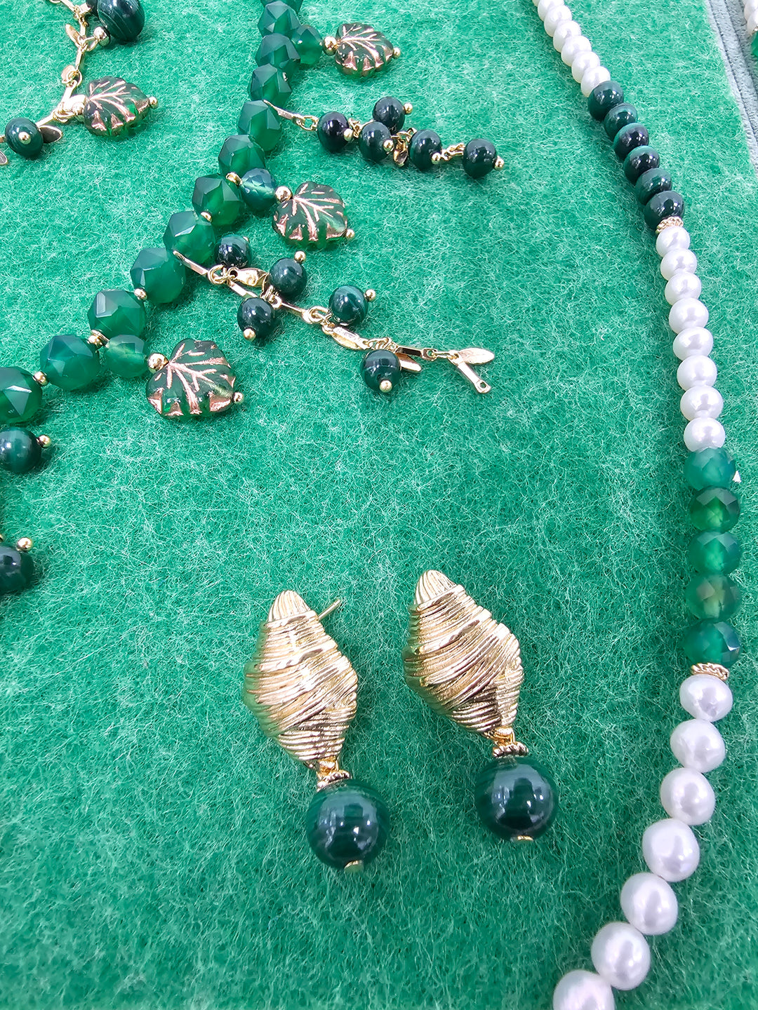 Malachite Dangle Gold Stud Earrings SE018