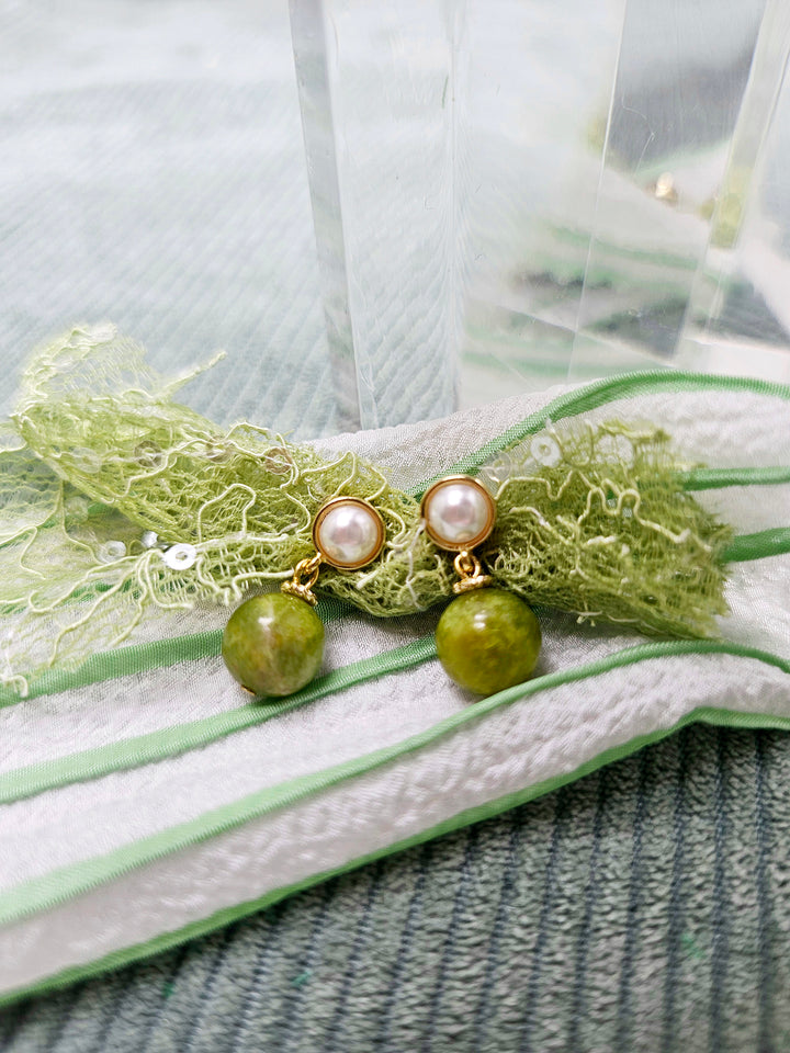 Classic Green Opal Dangle Clip-On Earrings SE020