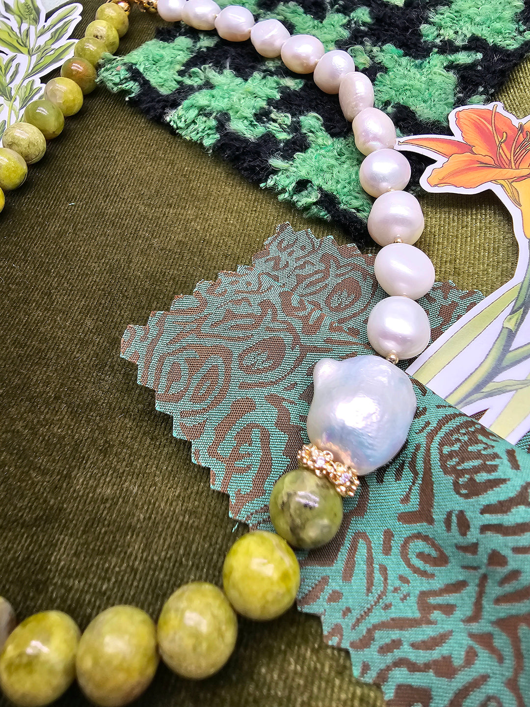Green Opal And Freshwater Baroque Pearl Classic Necklace SN034