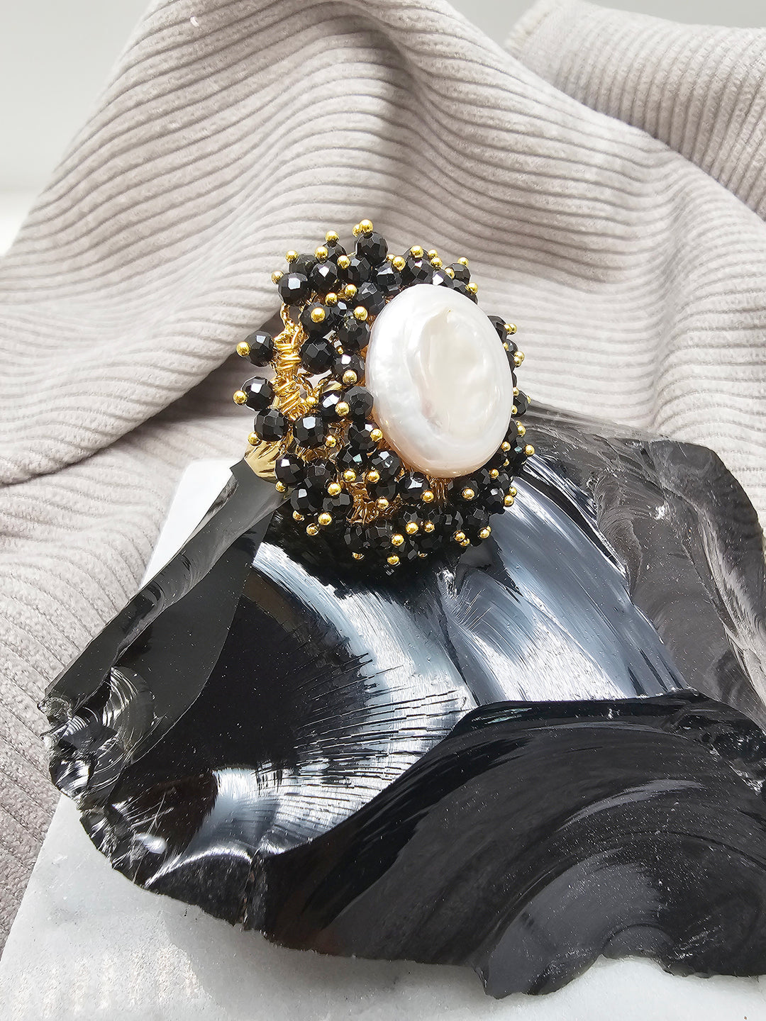 Romantic Style Freshwater Pearl With Black Obsidian Cocktail Ring SR010