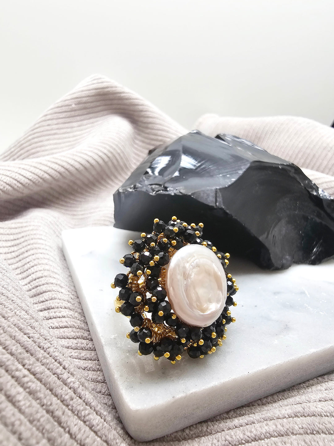 Romantic Style Freshwater Pearl With Black Obsidian Cocktail Ring SR010