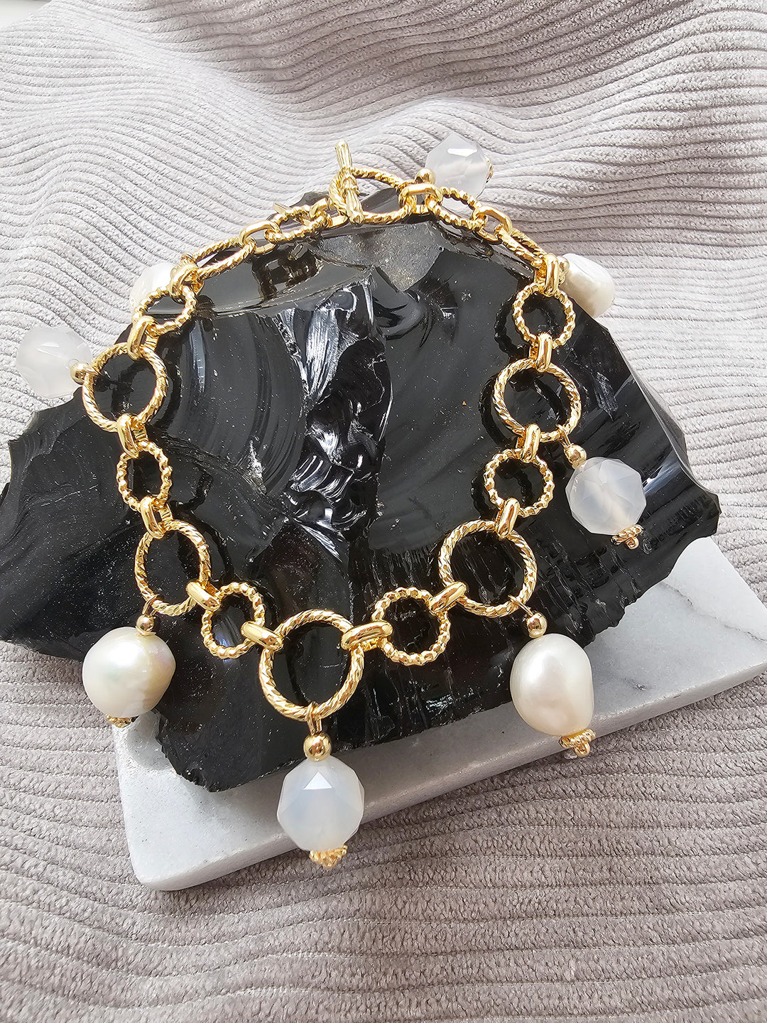 Freshwater Pearl And White Agate Charms Chain Bracelet SB022