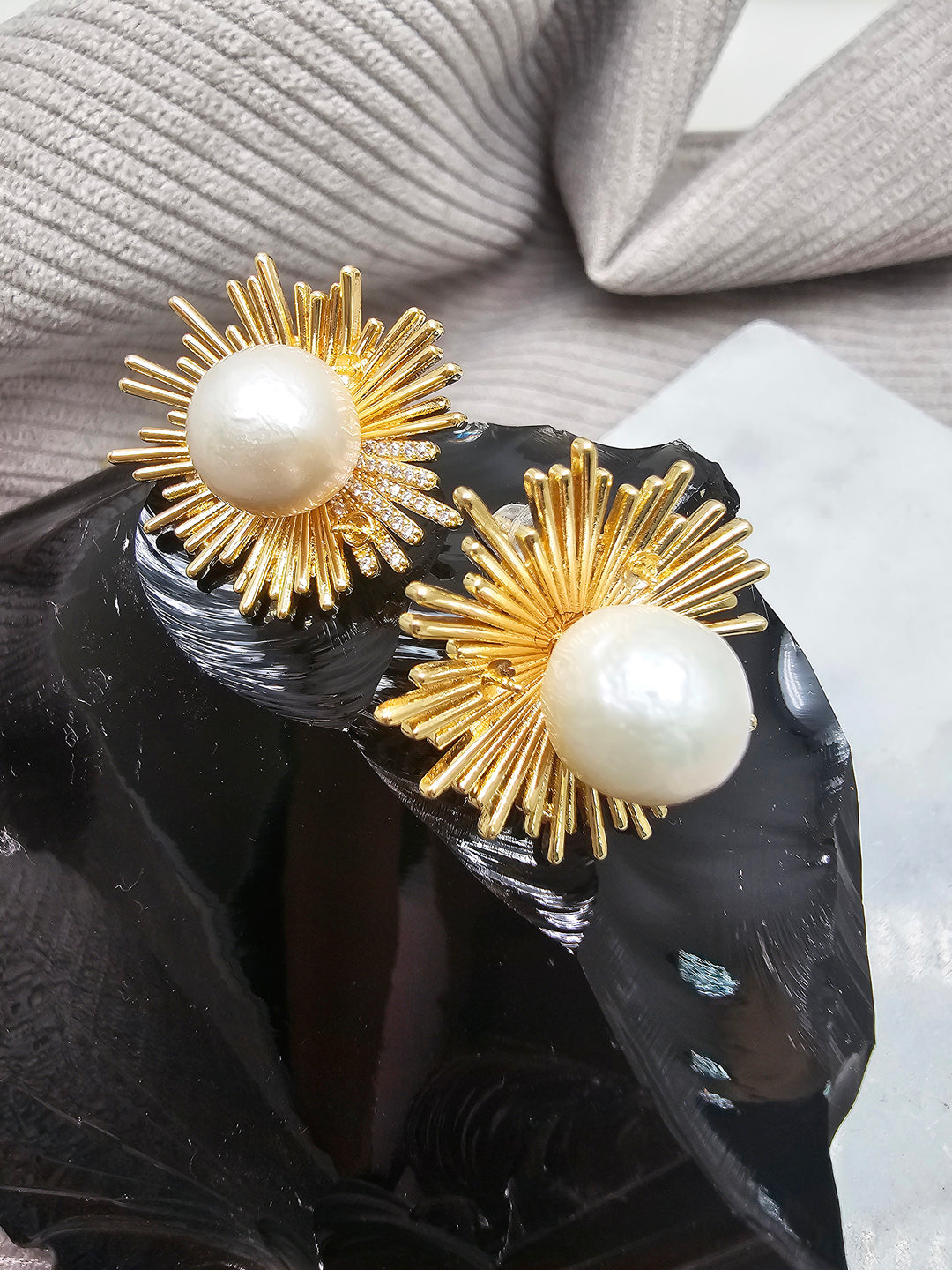 Gold-Tone Freshwater Pearl Sunburst Statement Stud Earrings SE025