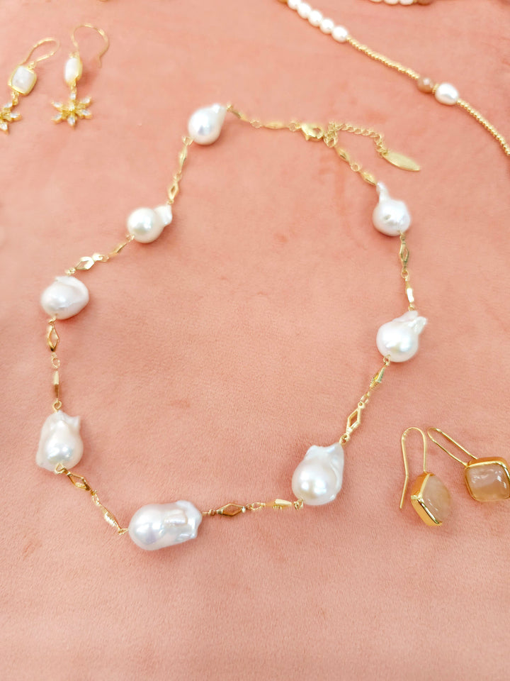 Timeless Natural Baroque Pearls Necklace NN014