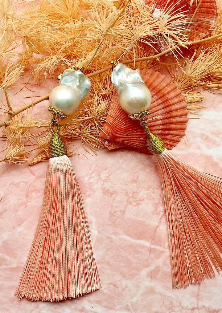 Baroque Pearl Pink Tassel Earrings DE214 - FARRA