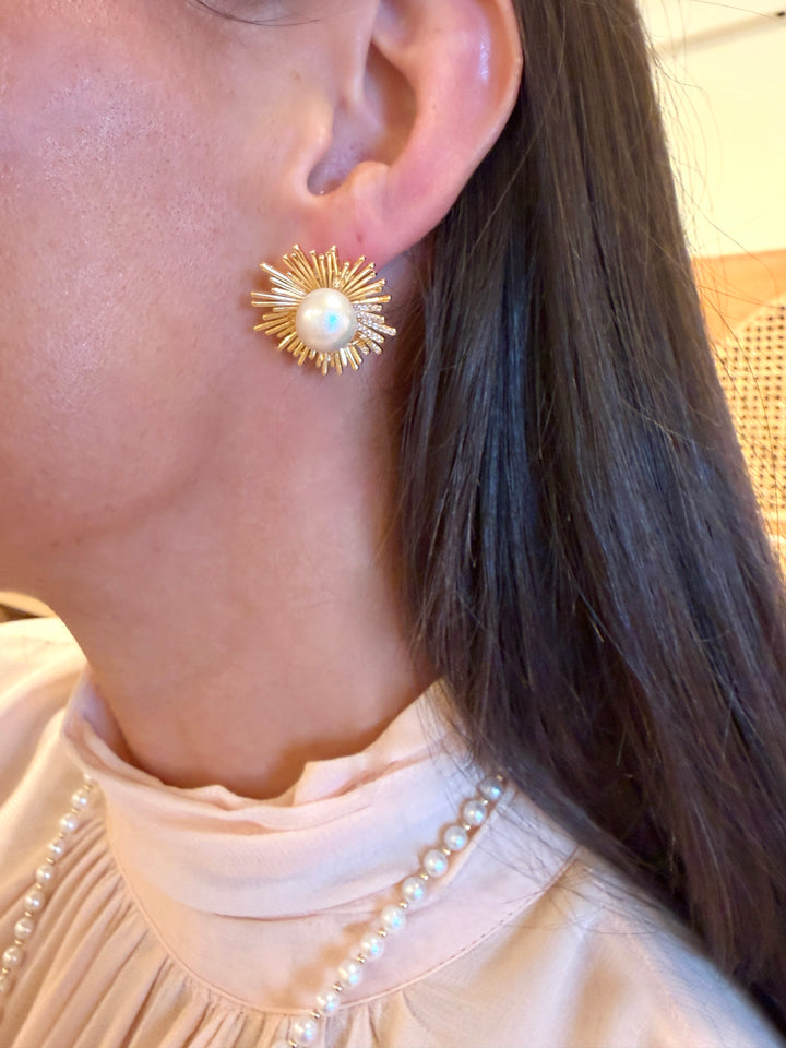 Gold-Tone Freshwater Pearl Sunburst Statement Stud Earrings SE025