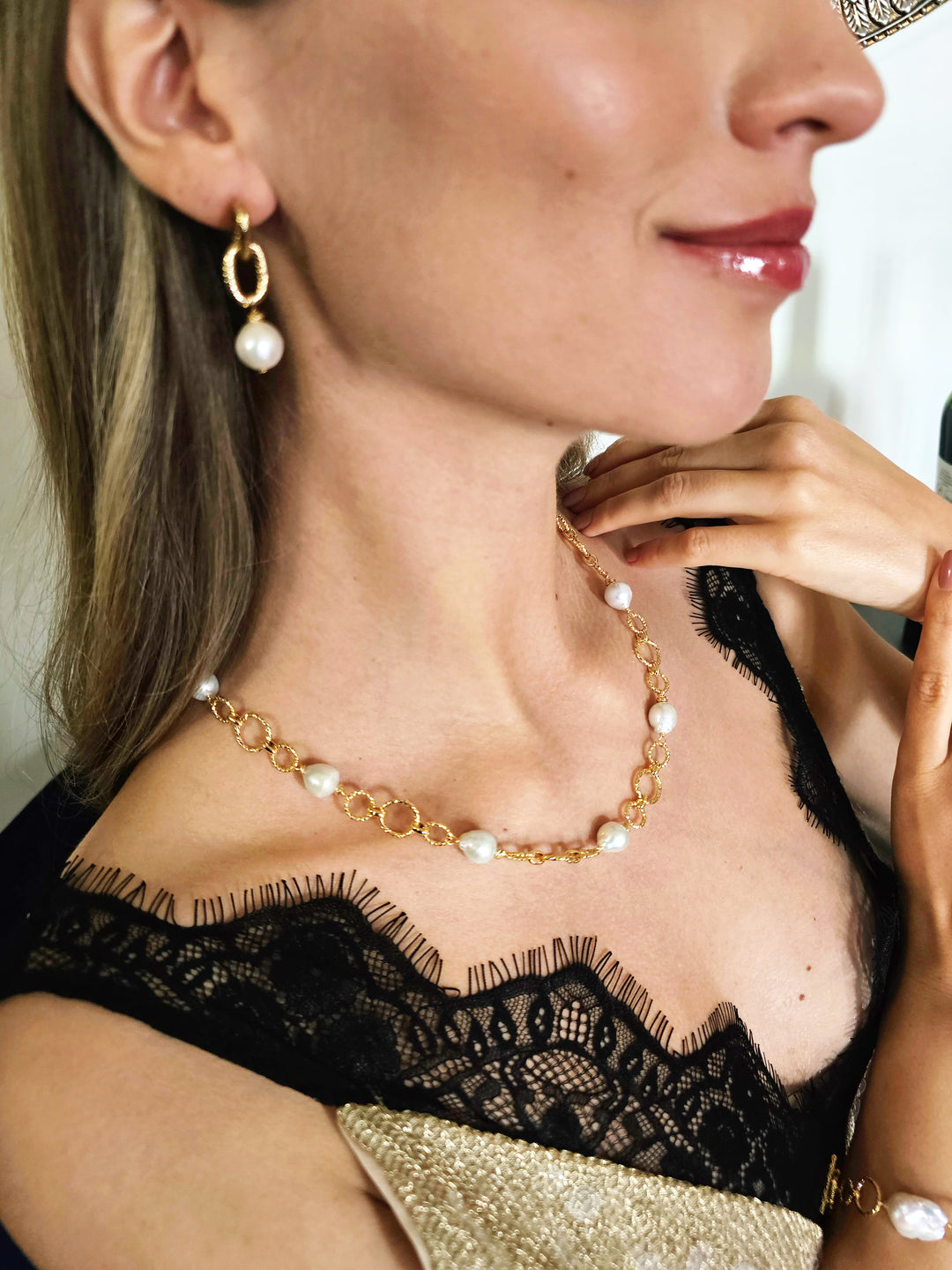 Irregular Freshwater Pearls With Chain Necklace RN038