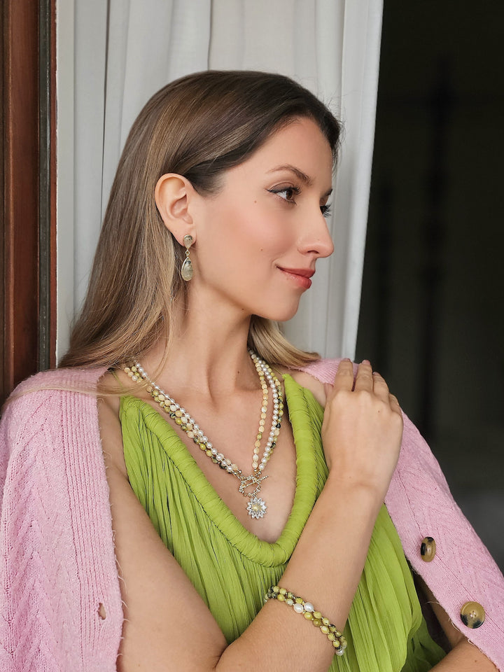 Yellow Green Gemstone And Pearls Necklace with Daisy Pendant OT Clasp RN009