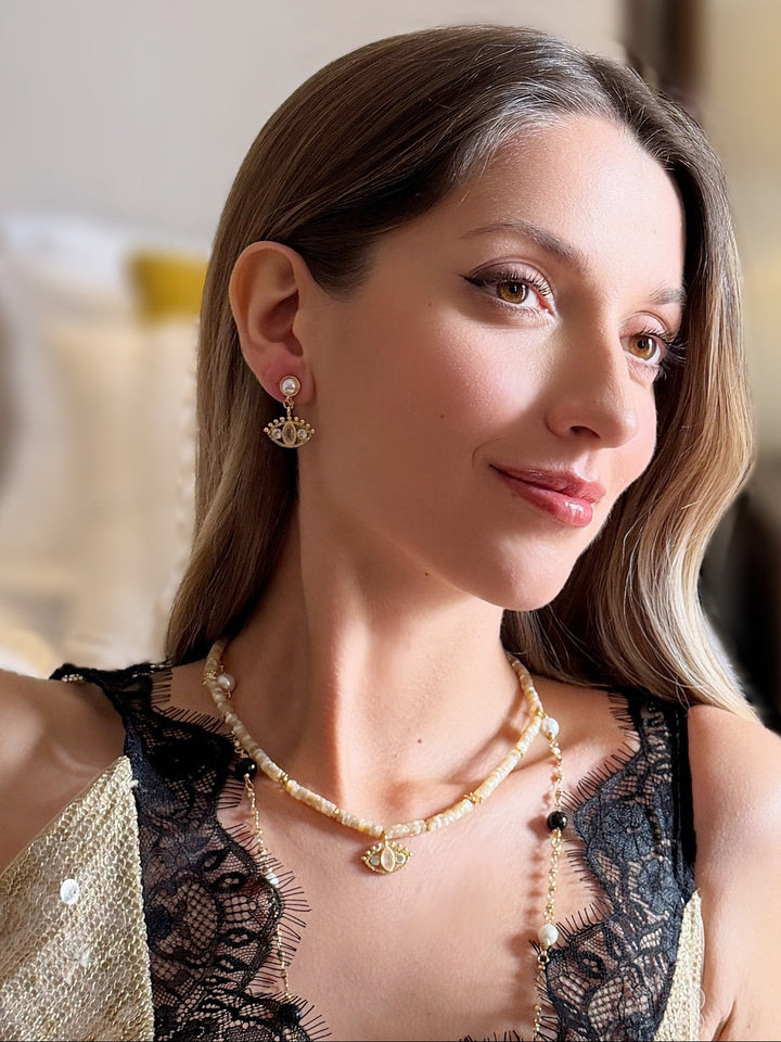 Beige Shell With Turkish Devil Eye Pendant Necklace RN036