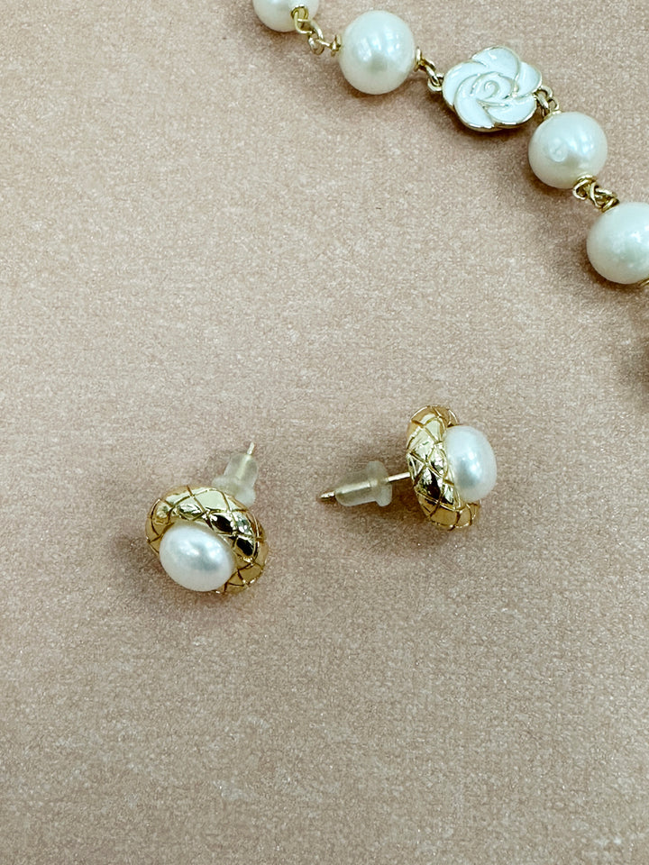 Minimalist Round Freshwater Pearls Stud Earrings LE039