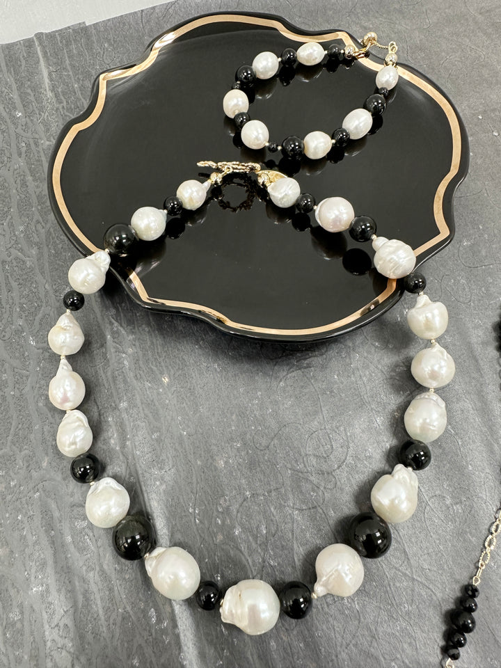 White Baroque Pearls with Black Obsidian Chunky Necklace LN072