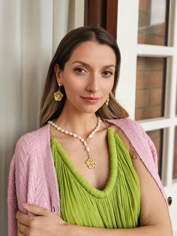 Irregular Freshwater Pearls With Citrine Flower Pendant Lariat Necklace RN011