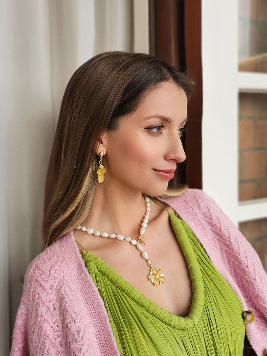 Irregular Freshwater Pearls With Citrine Flower Pendant Lariat Necklace RN011