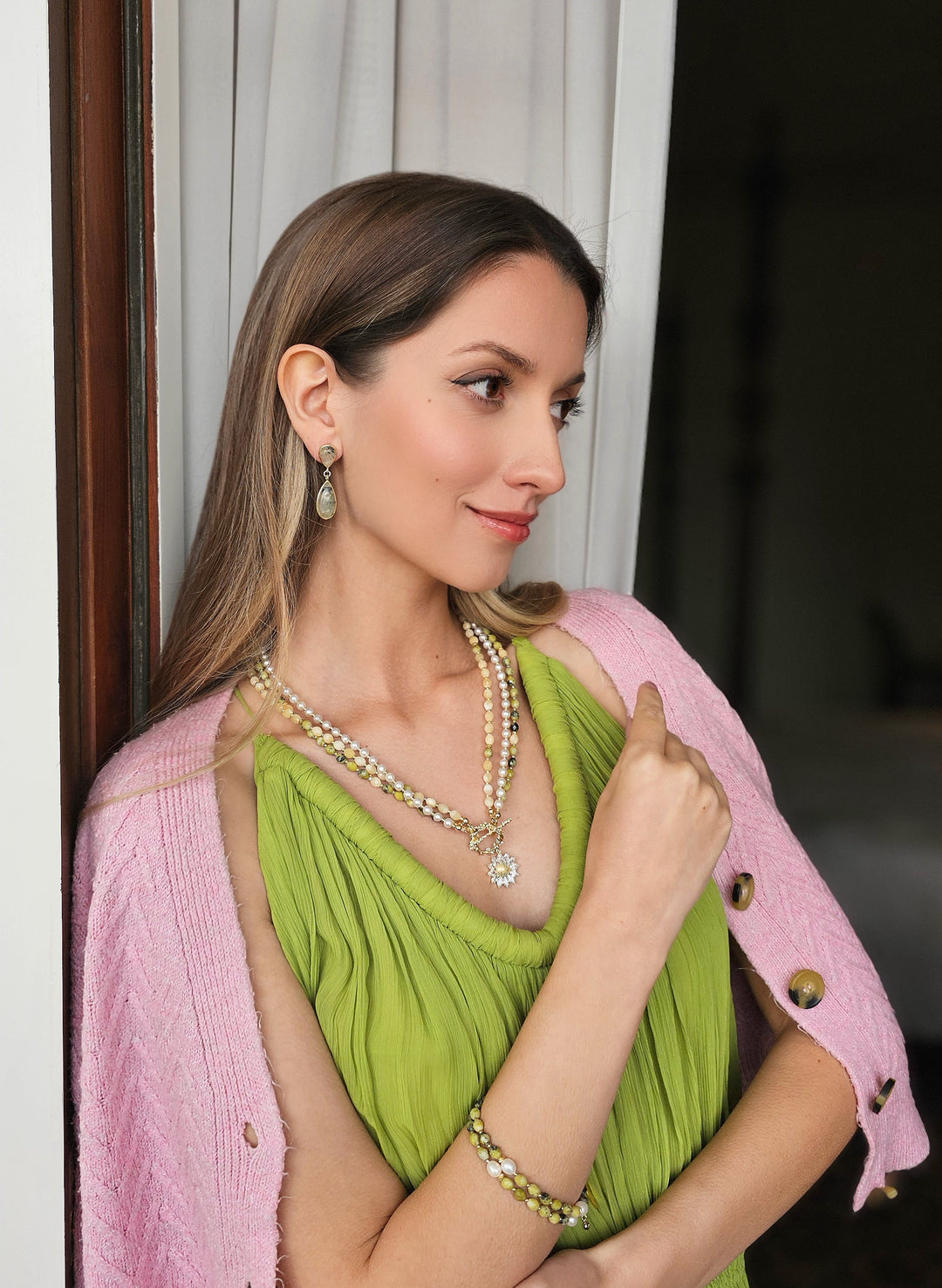 Yellow Green Gemstone And Pearls Necklace with Daisy Pendant OT Clasp RN009