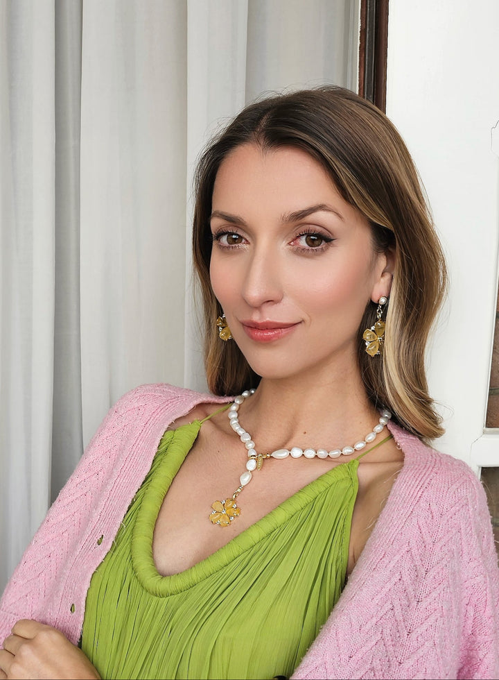 Irregular Freshwater Pearls With Citrine Flower Pendant Lariat Necklace RN011