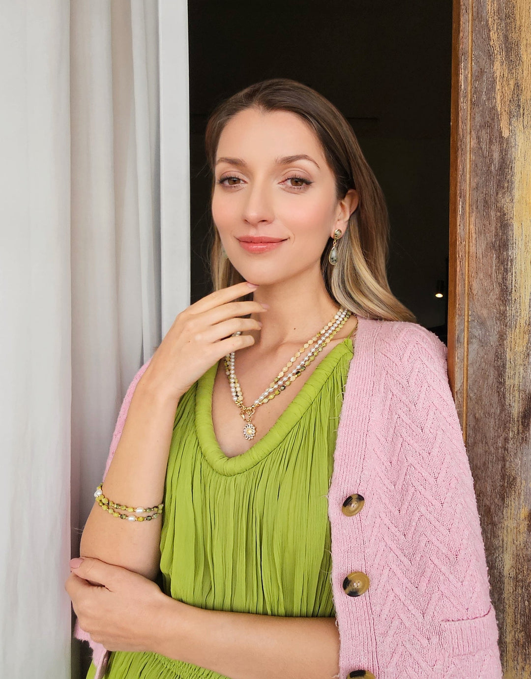 Yellow Green Gemstone And Pearls Necklace with Daisy Pendant OT Clasp RN009