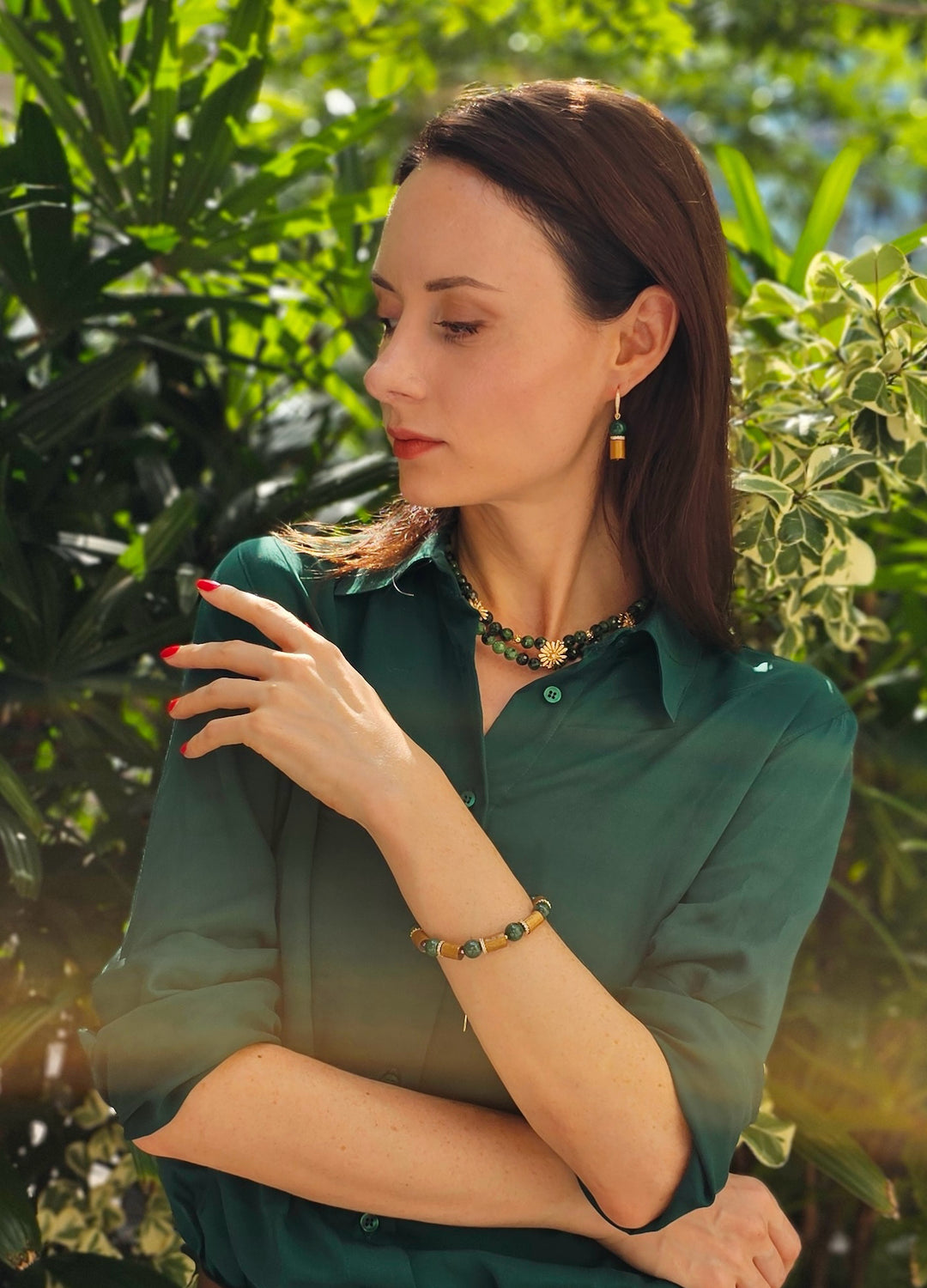 Green Gemstone With Daisy Flower Statement Necklace NN039